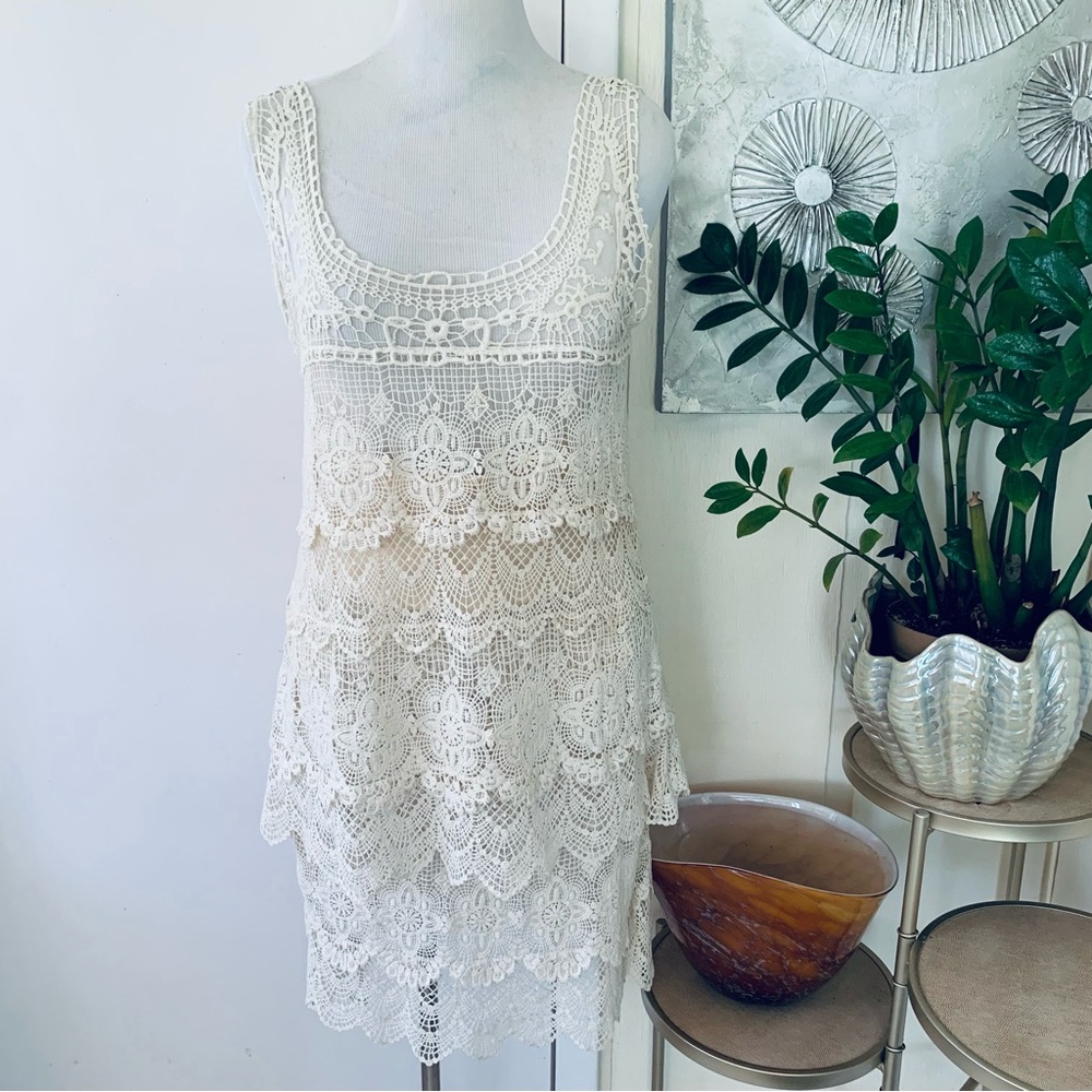 Stunning and  very elegant Solitaire Ivory 100% crochet 2 pieces set size L